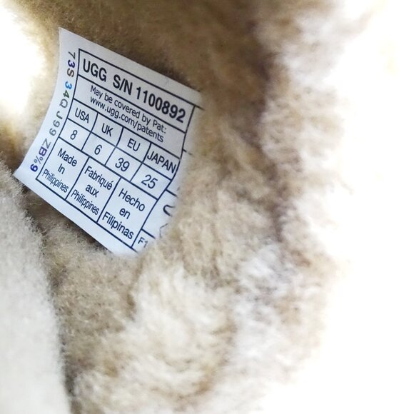 UGG AUSTRALIA Cozette Genuine Shearling Slipper in Che Color Size 8 - Picture 7 of 7